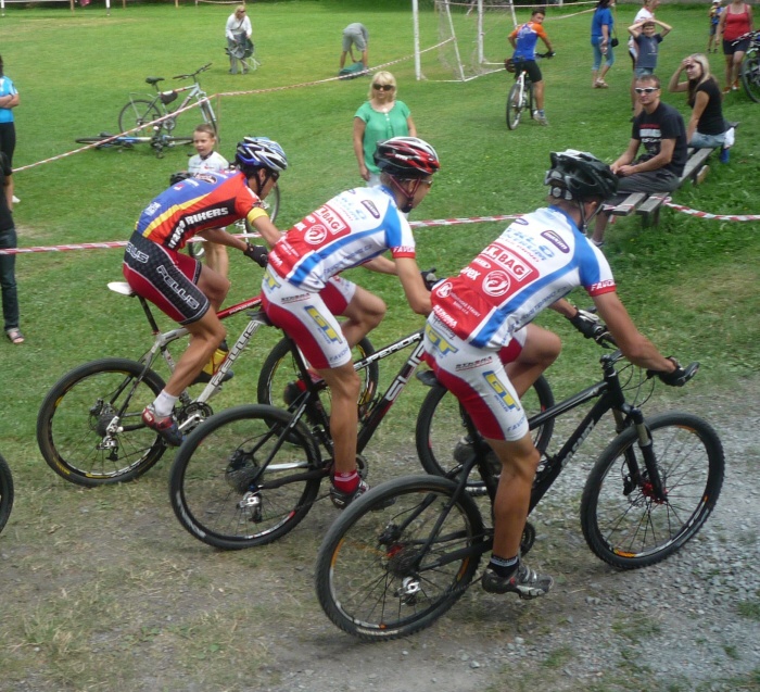 Honza od startu v �ele