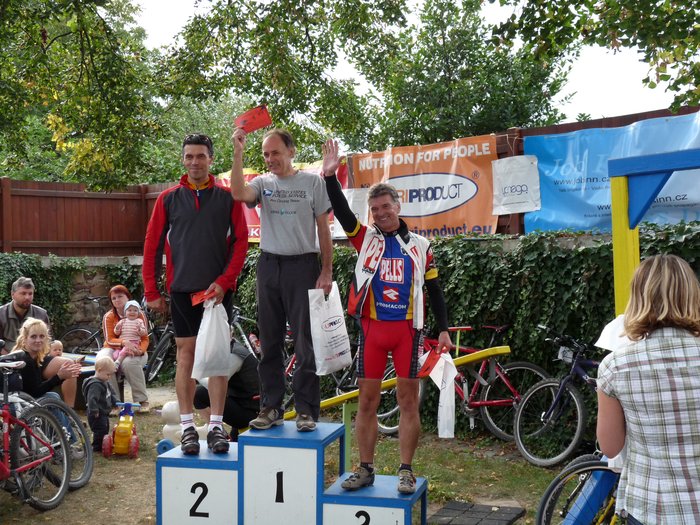 La�a tradi�n� s �sm�vem jako t�et�